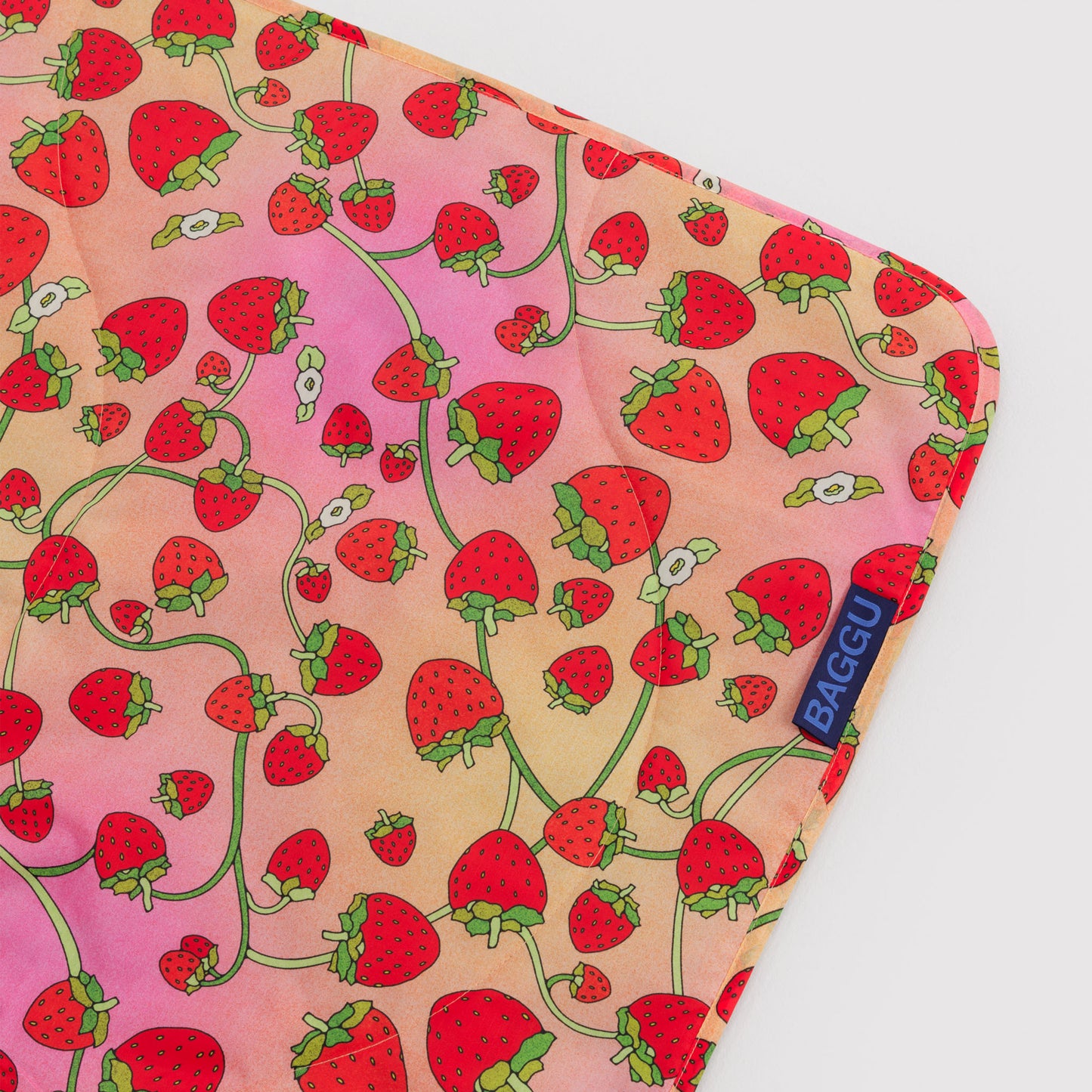 BAGGU Puffy Picnic Blanket: Strawberry Blossom
