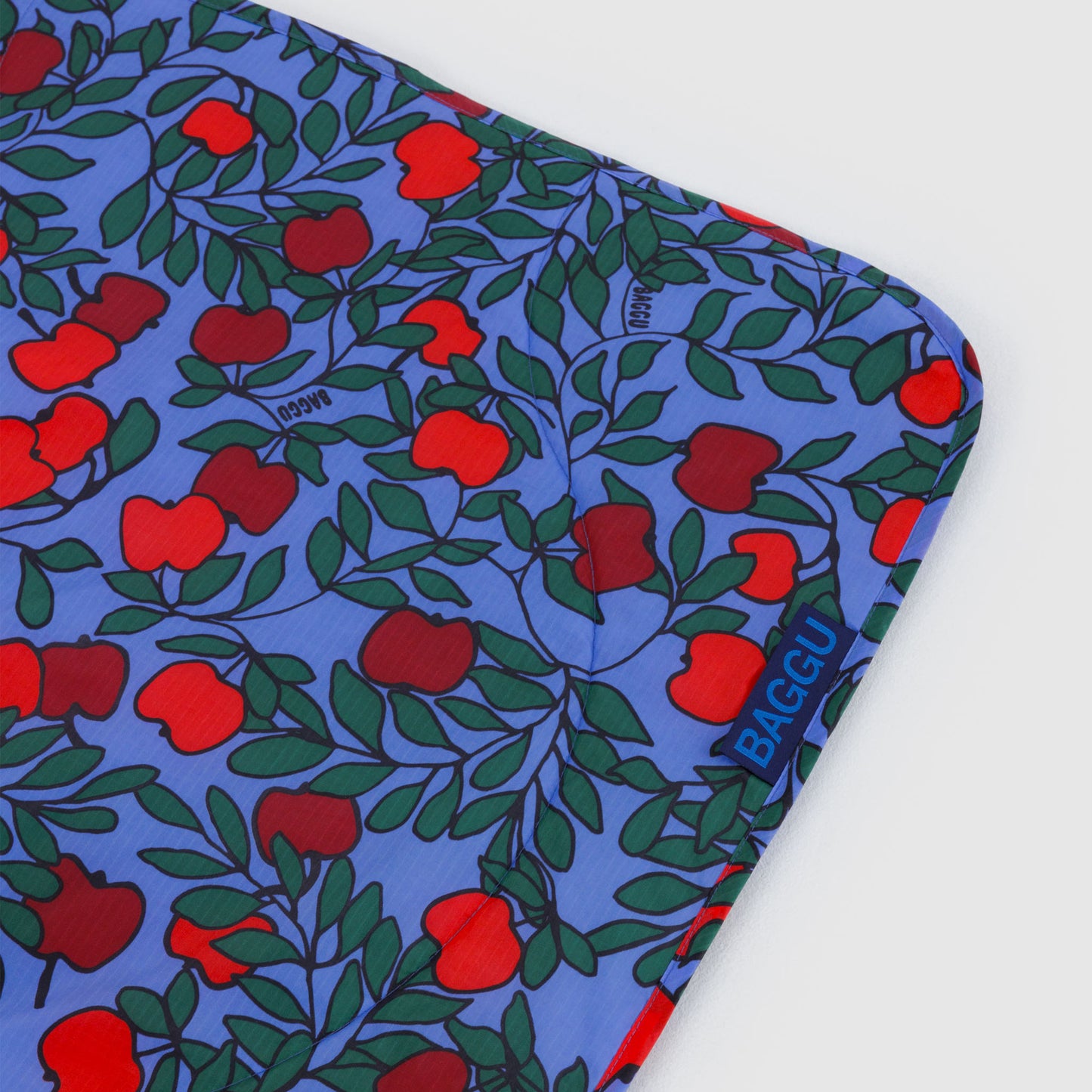BAGGU Puffy Picnic Blanket: Apple Tree