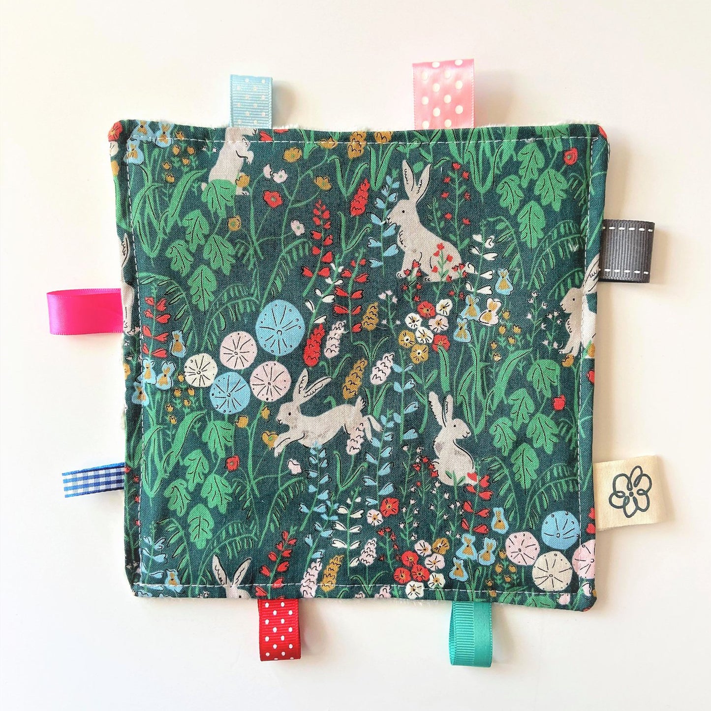 Silly Daisy Crinkle Paper - Bunny