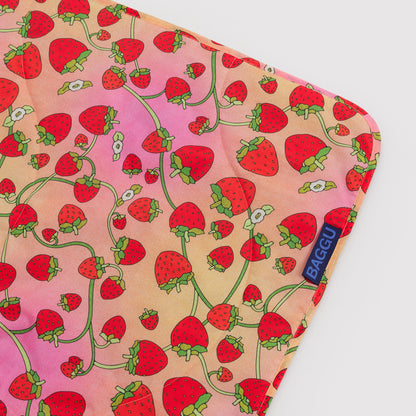 BAGGU Puffy Picnic Blanket: Strawberry Blossom