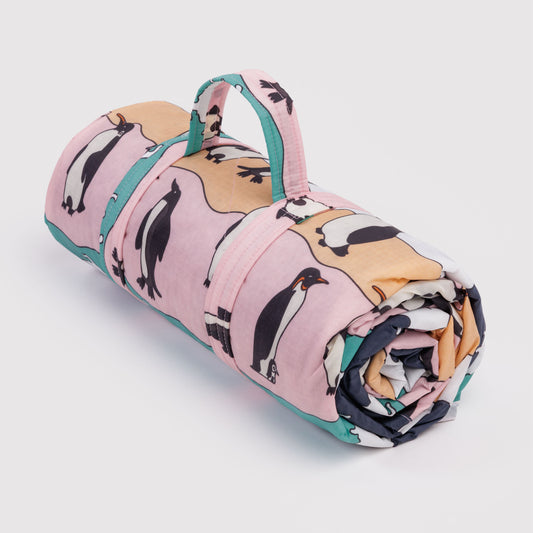 BAGGU Puffy Picnic Blanket: Penguin