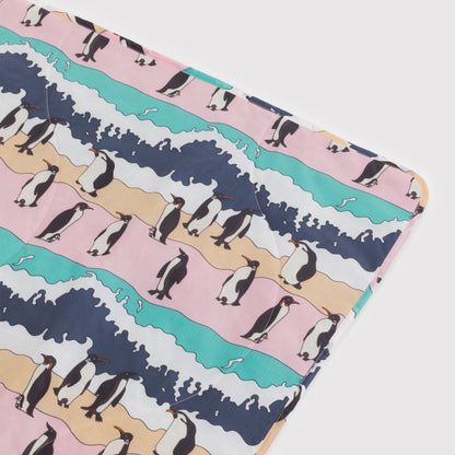 BAGGU Puffy Picnic Blanket: Penguin