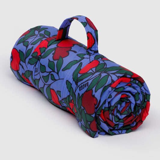 BAGGU Puffy Picnic Blanket: Apple Tree