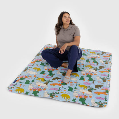 BAGGU Puffy Picnic Blanket: Table Cats