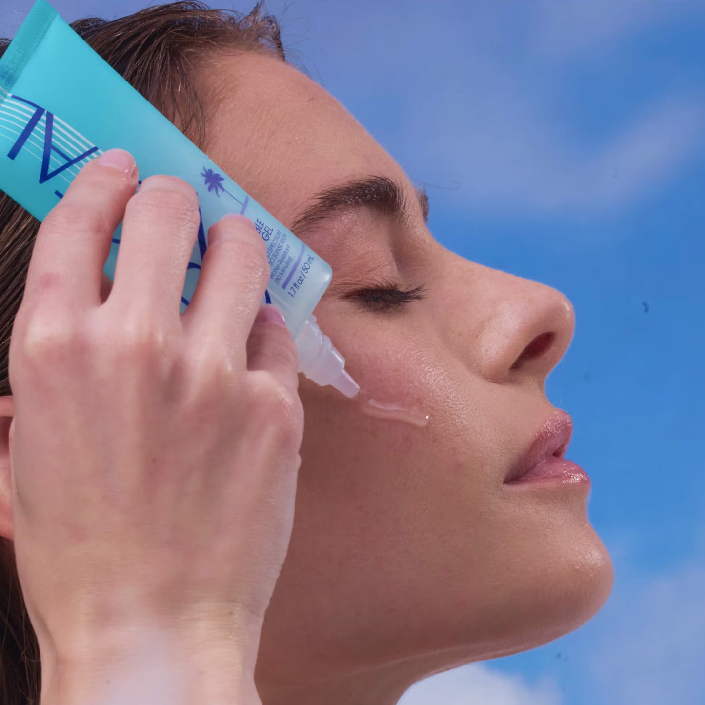 Vacation Crystal Face Gel SPF50