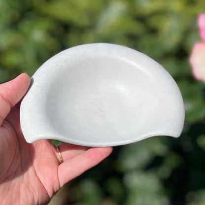 Slice Spoon Rest in Marshmallow
